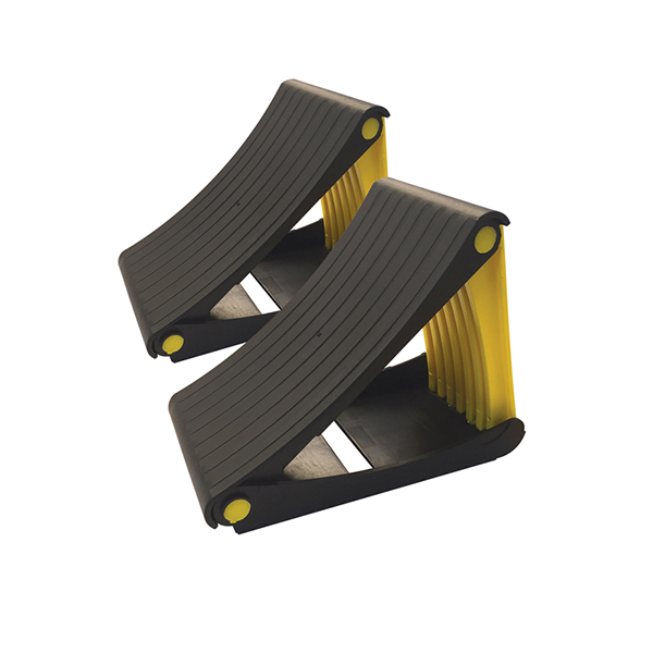 Streetwize Pair of Foldable Wheel Chocks with Spikes 
