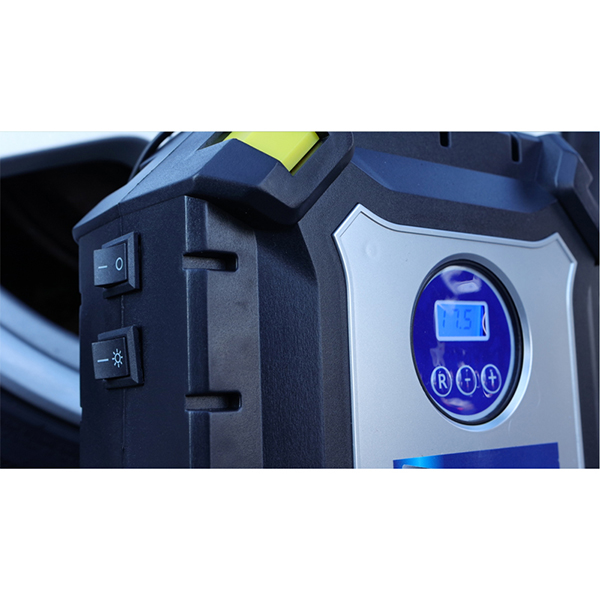 Streetwize 100PSI 12V Digital Air Compressor With COB Light & Auto Shut-Off