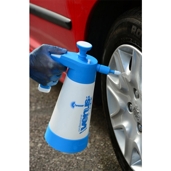 Martin Cox Blue And White Venus PRO 1.5 Litre Compression Sprayer