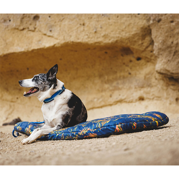 Ruffwear Basecamp Dog Bed in Deep Jungle (Medium)